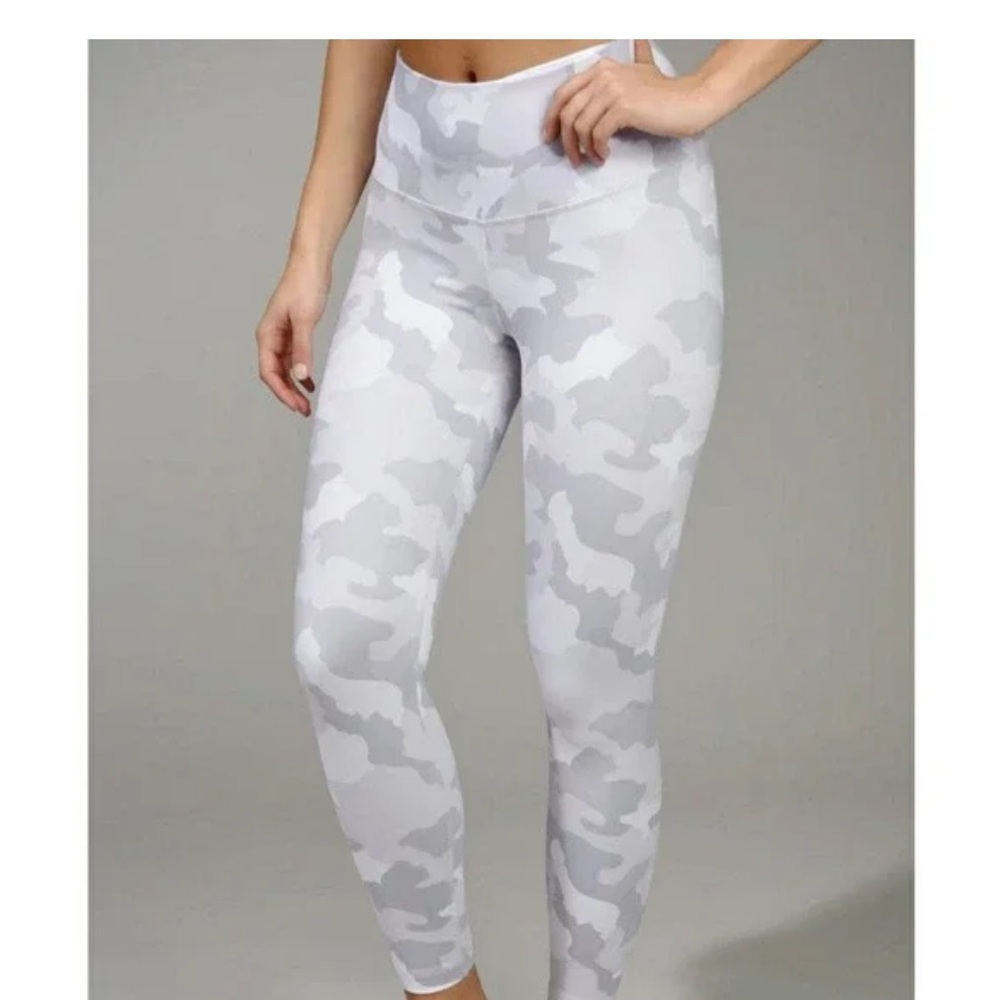 Yogalicious Gray Camo Active Leggings